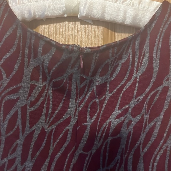 And Taylor loft size 6, maroon and gray prints dress - Picture 4 of 4